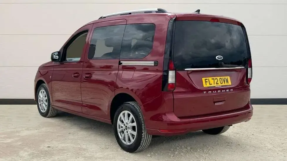 Used Ford Tourneo Connect Titanium 122 HP (89 kW) 2022 Red MPV