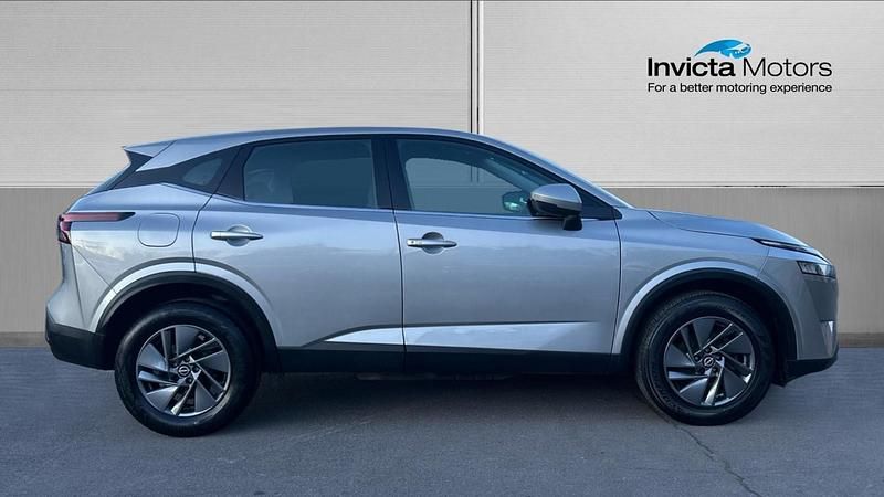 Used Nissan Qashqai Acenta Premium 140 HP (102 kW) 2022 Silver SUV