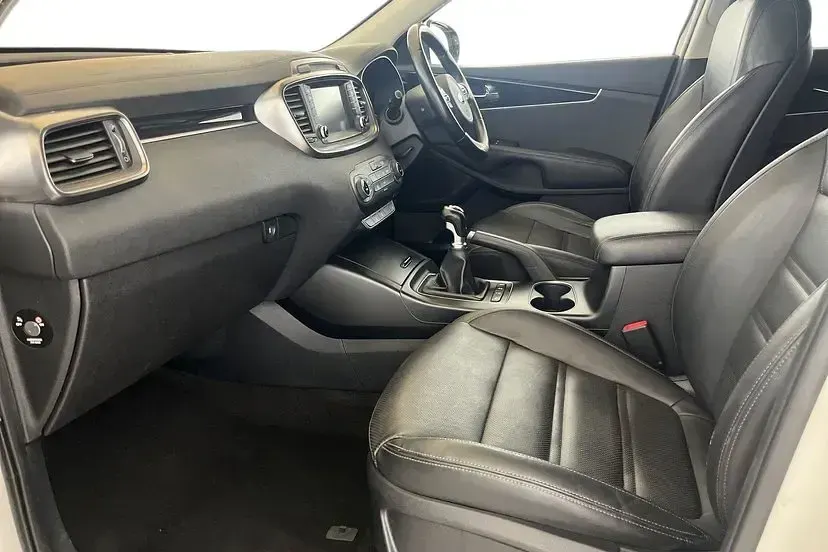 Used Kia Sorento 197 HP (144 kW) 2015 Pearl white SUV