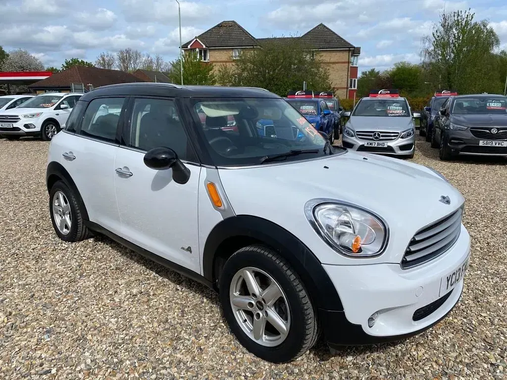 Used Mini Cooper D 112 HP (82 kW) 2013 White Hatchback