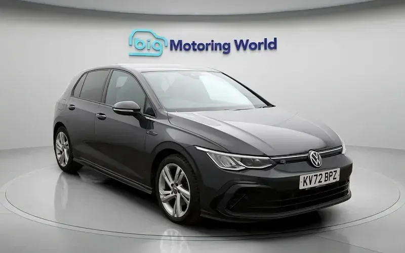 Usado VW Golf VIII R-line 131 HP (96 kW) 2024 Citadino