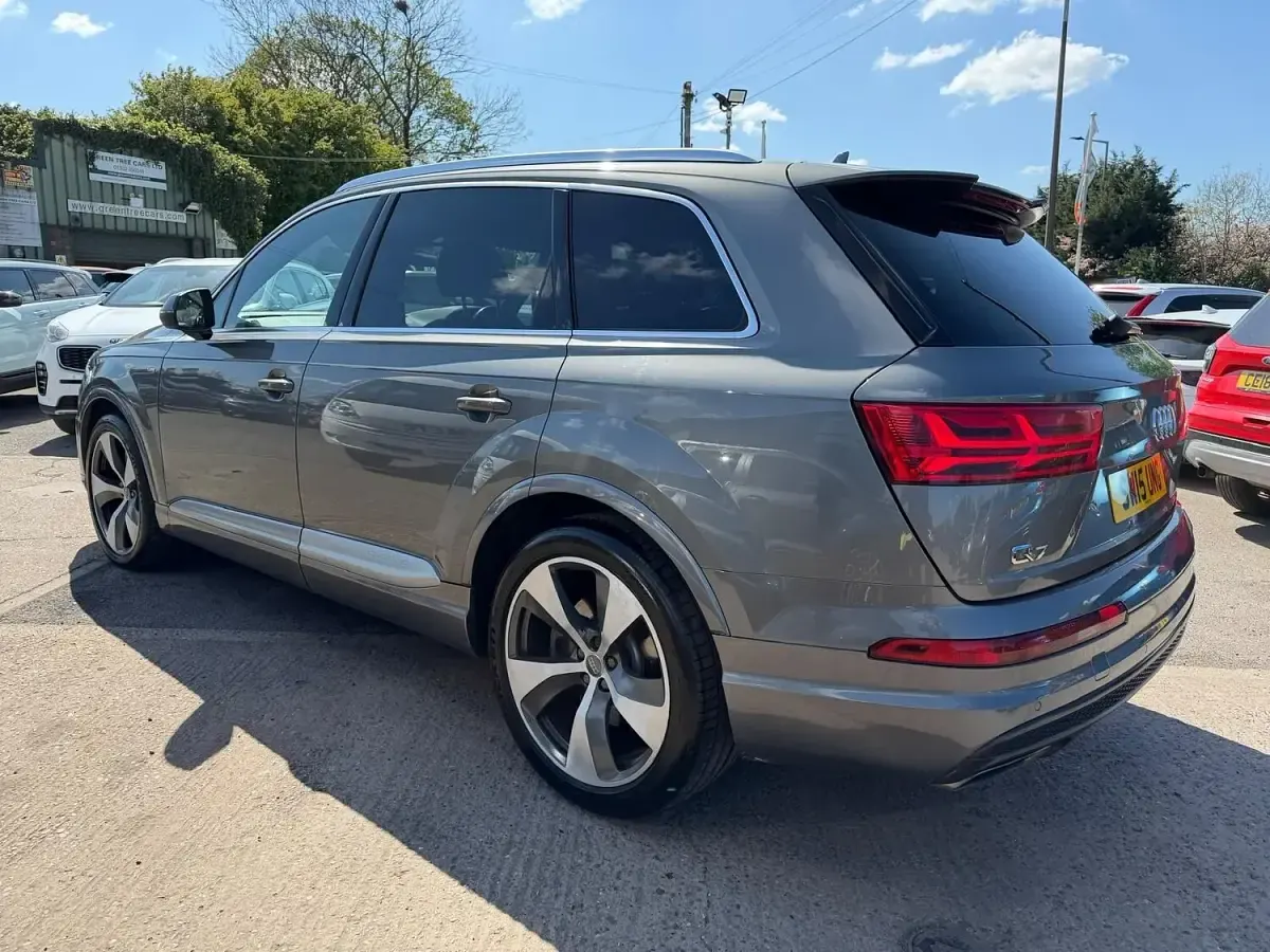 Used Audi Q7 S-Line 272 HP (200 kW) 2015 Grey SUV
