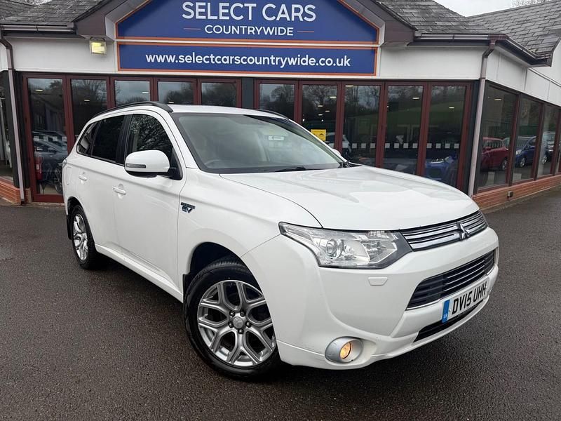 Used Mitsubishi Outlander P-HEV 200 HP (147 kW) 2015 White SUV