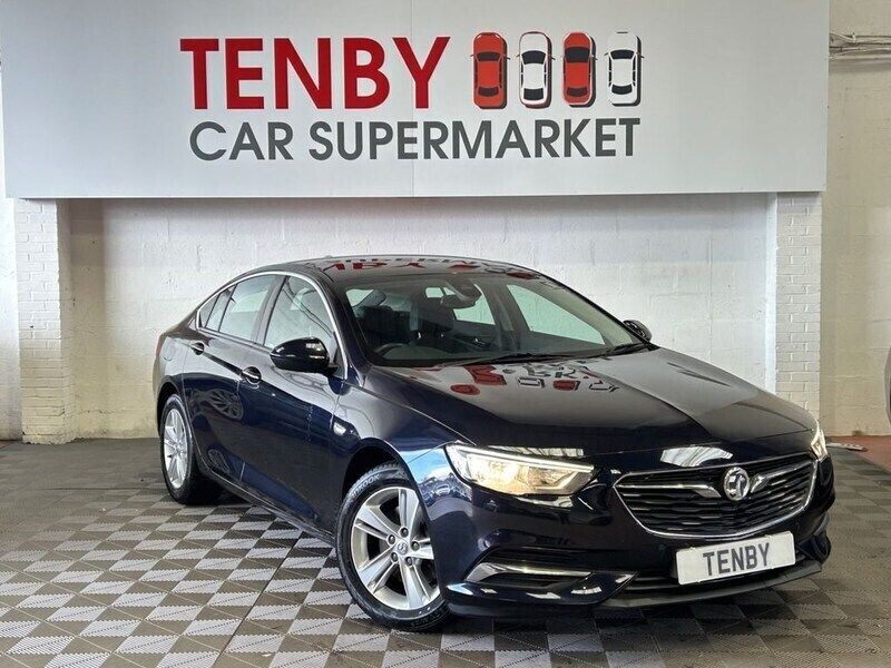 Blue Used 2017 Vauxhall Insignia Sport Hatchback | £6,796 (Good price) - Image 1/4