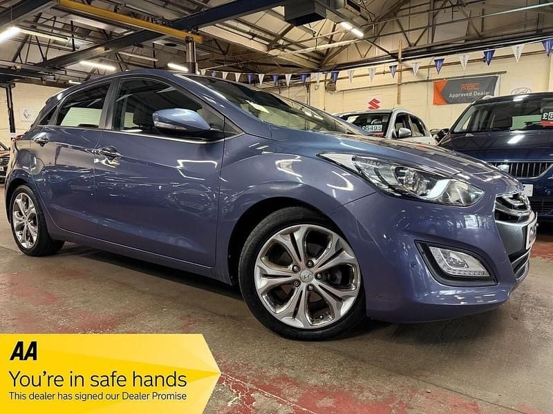 Blue Used 2013 Hyundai i30 Premium Hatchback | £4,289 (Fair price) - Image 1/4