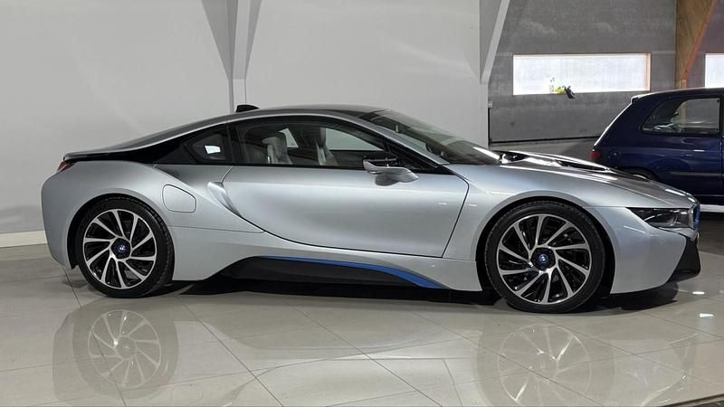 Used BMW i8 Comfort Edition 357 HP (262 kW) 2016 Silver Coupe