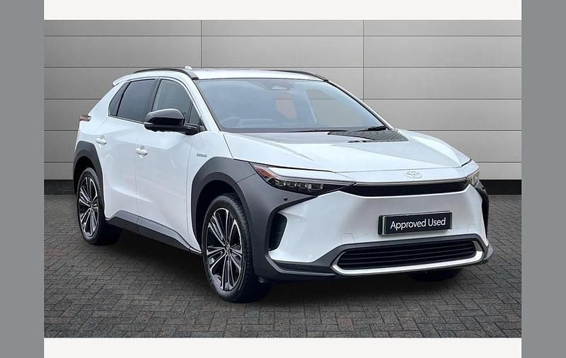 Used Toyota bZ4X 150 kW (204 HP) 2024 White SUV