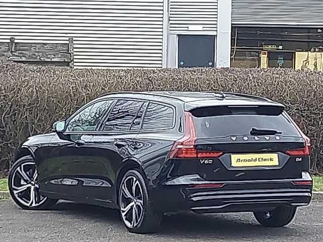 New Volvo V60 Ultra 194 HP (142 kW) 2025 Estate