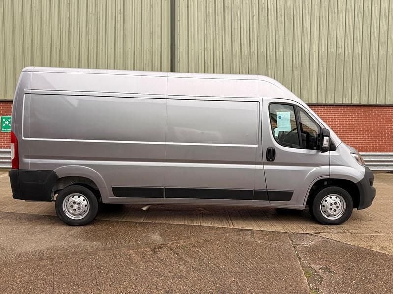 Used Citroën Relay 140 HP (102 kW) 2023 Grey Van