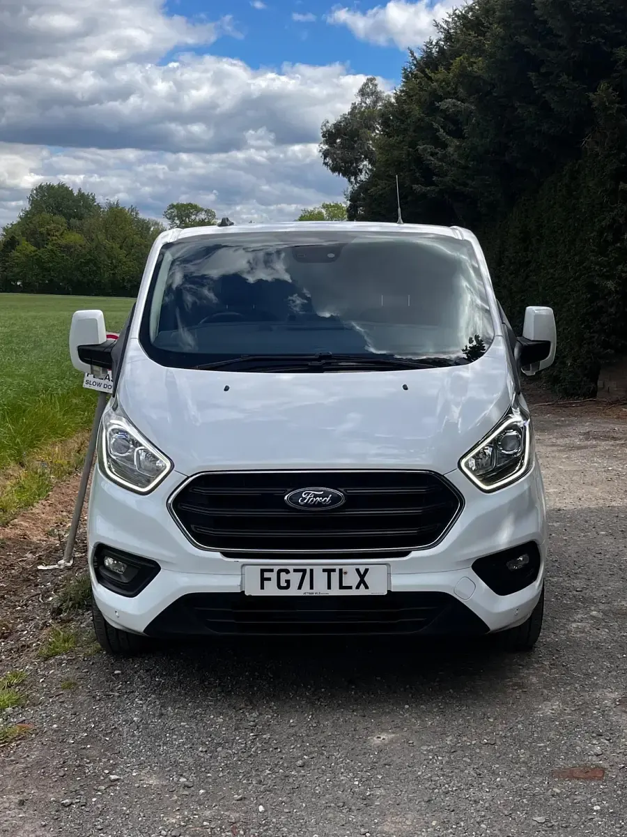 Used Ford Transit Custom Limited 130 HP (95 kW) 2021 White Van