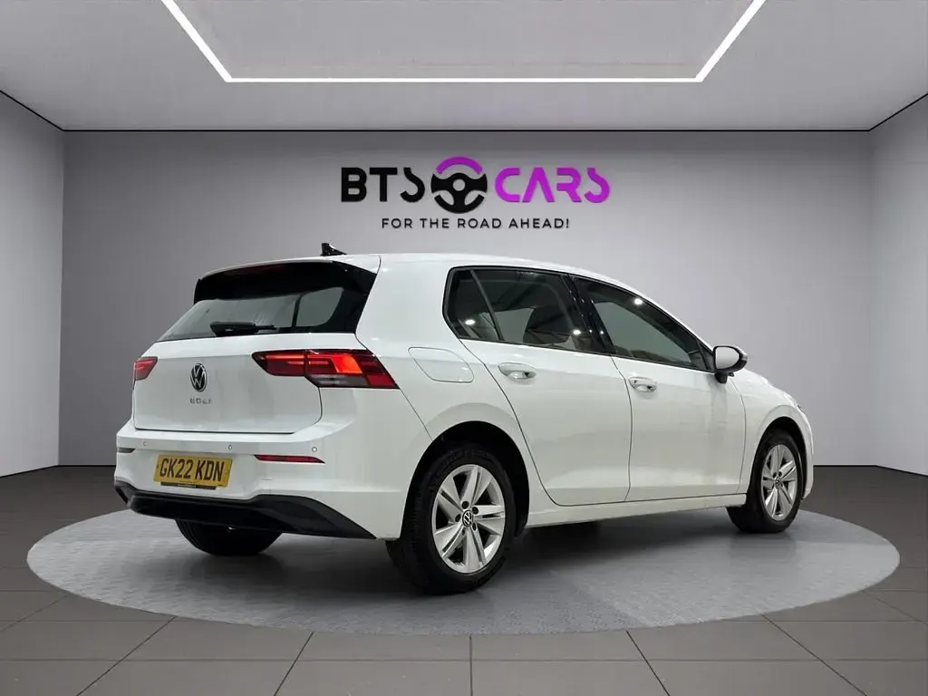 Used VW Golf VIII Life 110 HP (80 kW) 2022 White Hatchback