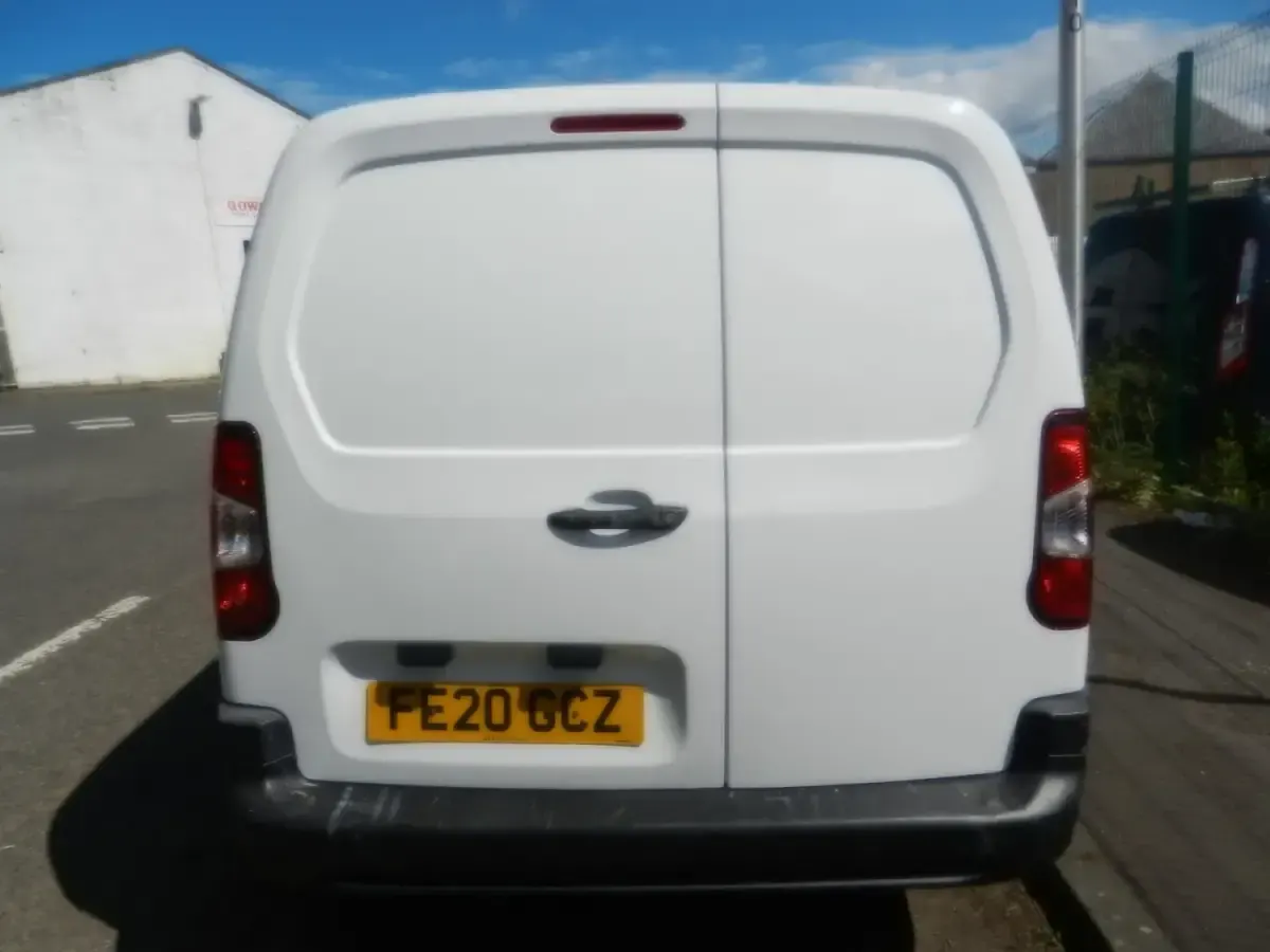 Used Vauxhall Combo Edition 100 HP (73 kW) 2020 White MPV