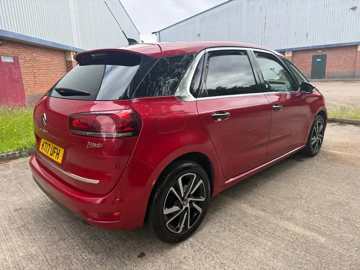 Used Citroën C4 Picasso Flair 120 HP (88 kW) 2017 Red MPV