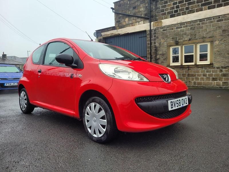 Used Peugeot 107 2008 Red Hatchback