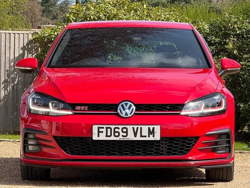 Begagnad VW Golf VII GTI 2020 Röd Halvkombi