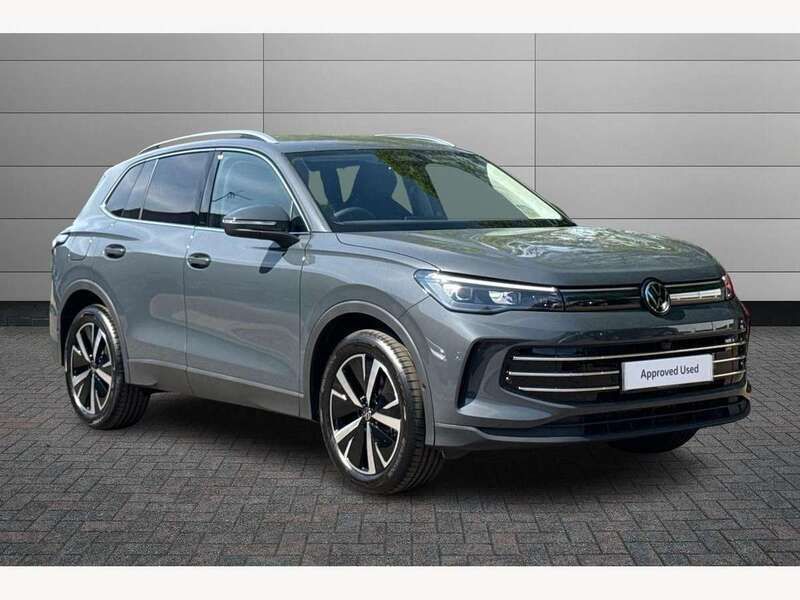 Dolphin grey New 2025 VW Tiguan Elegance SUV | £38,550 (Fair price) - Image 1/4