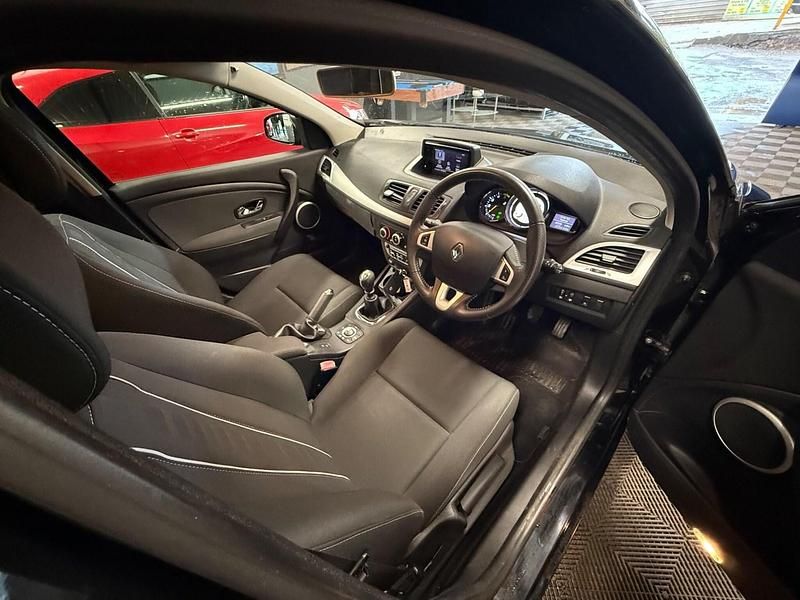 Used Renault Mégane III Dynamique 110 HP (80 kW) 2012 Black Hatchback