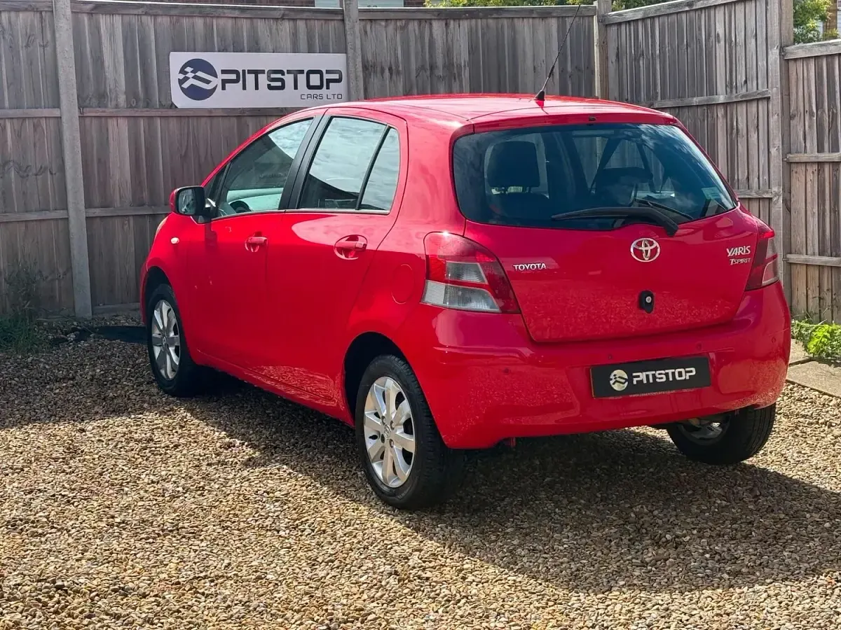 Used Toyota Yaris 2011 Red Hatchback