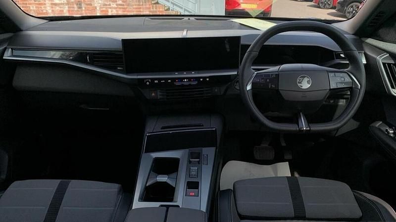 Used Vauxhall Grandland 154 kW (210 HP) 2025 Black SUV