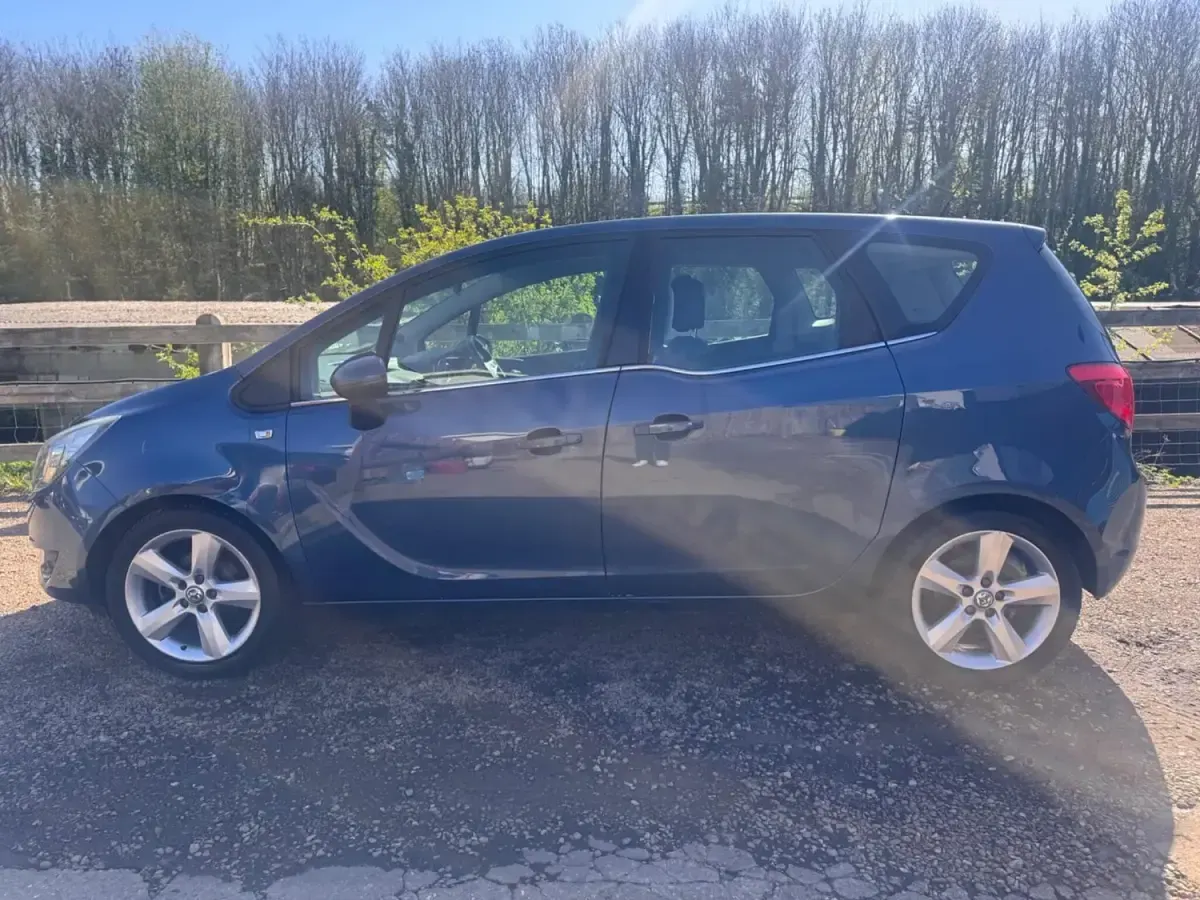 Second-hand Vauxhall Meriva 2015 Albastru Monovolum