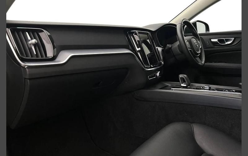 Used Volvo V60 Momentum 161 HP (118 kW) 2021 Black Estate