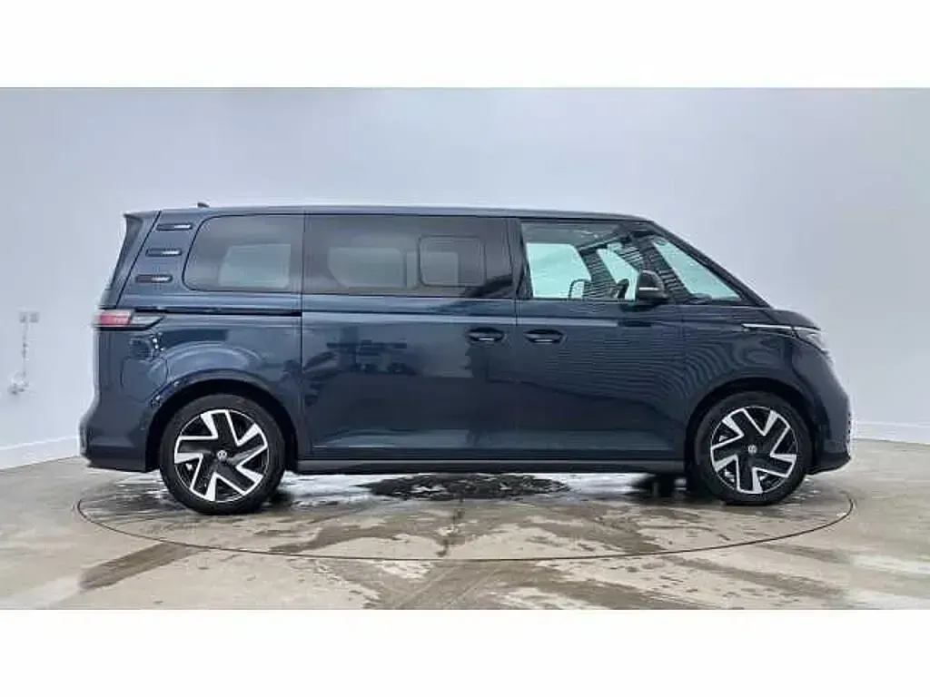 Used VW ID. Buzz 210 kW (286 HP) 2025 MPV