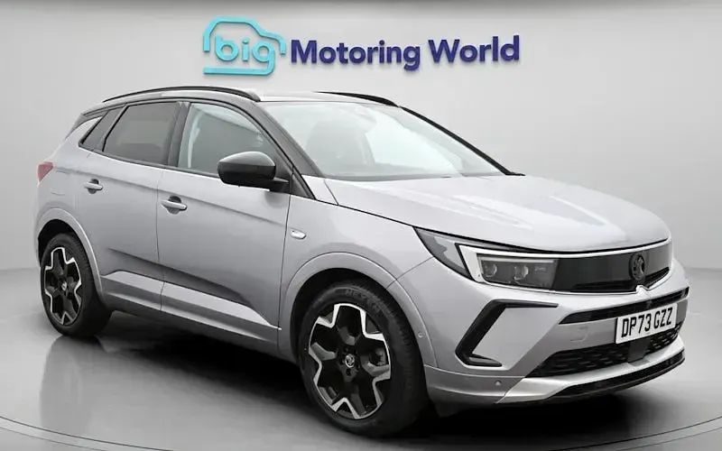 Second-hand Vauxhall Grandland X Ultimate 131 CP (96 kW) 2023 Gri SUV