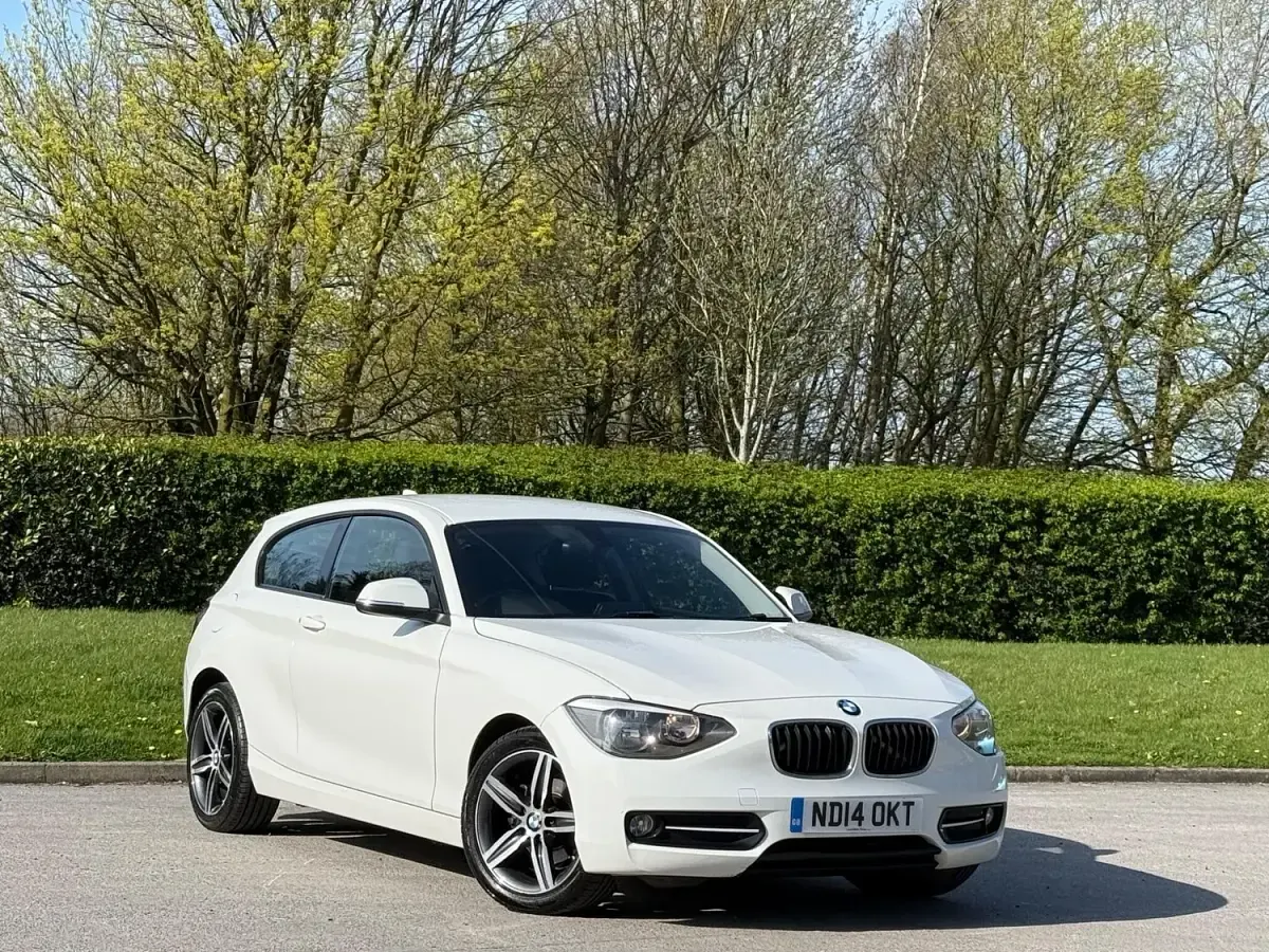 Used BMW 116 Sport Line 2014 White Hatchback