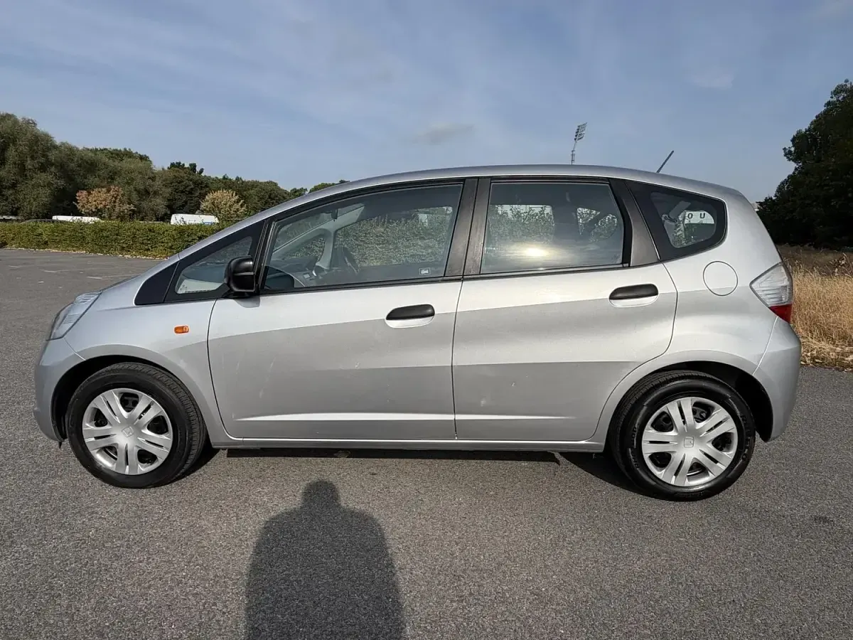 Used Honda Jazz S 90 HP (66 kW) 2010 Silver Hatchback