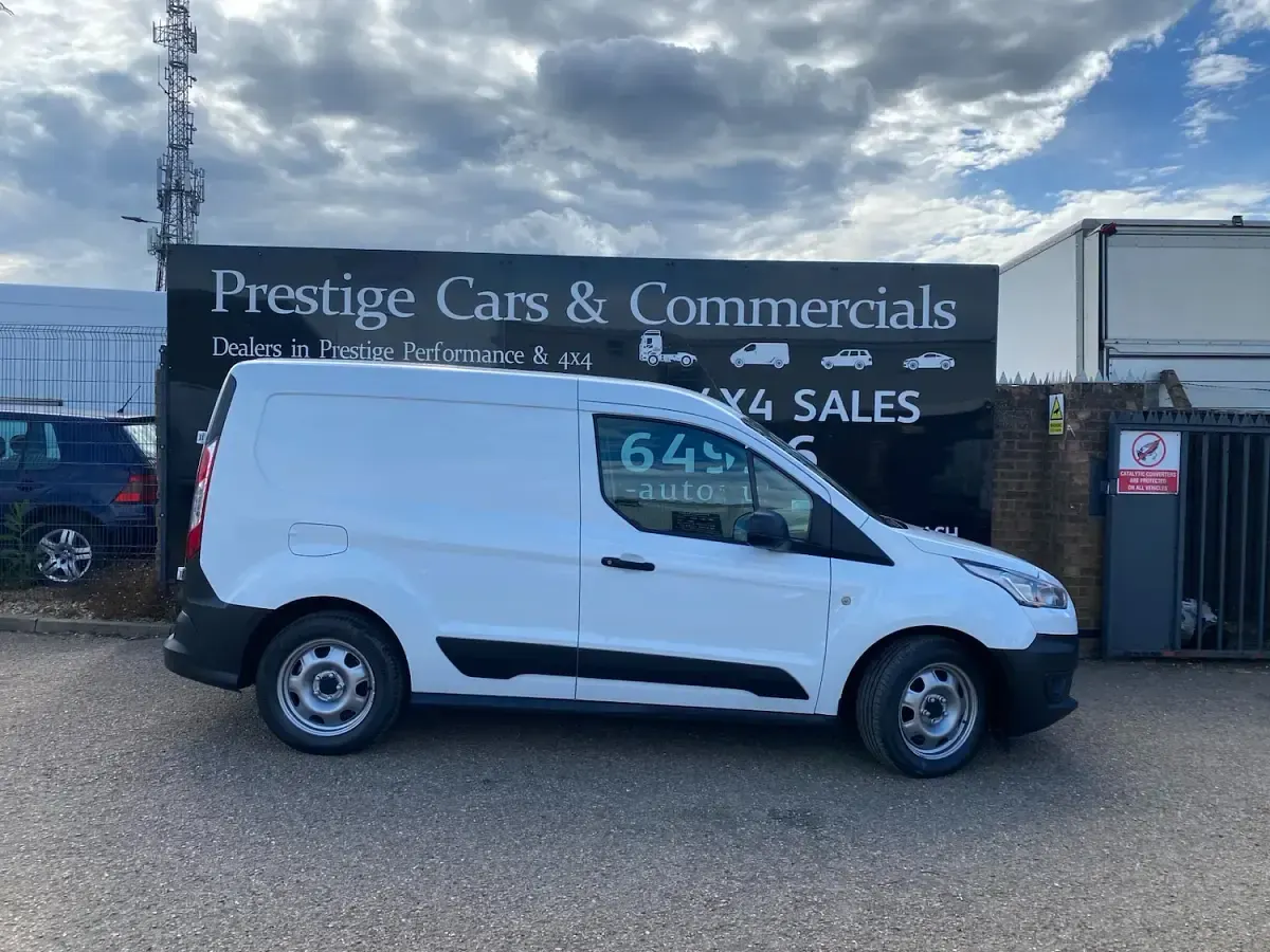 Used Ford Transit 100 HP (73 kW) 2019 White Van