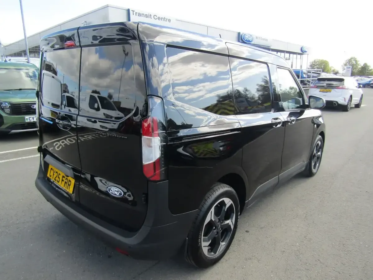 Usado Ford Transit Limited 100 kW (136 HP) 2025 Preto Van