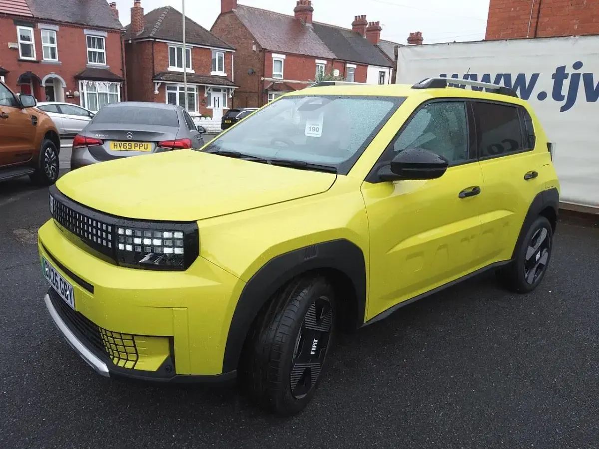 New Fiat Grande Panda La Prima 83 kW (113 HP) 2026 Yellow Hatchback