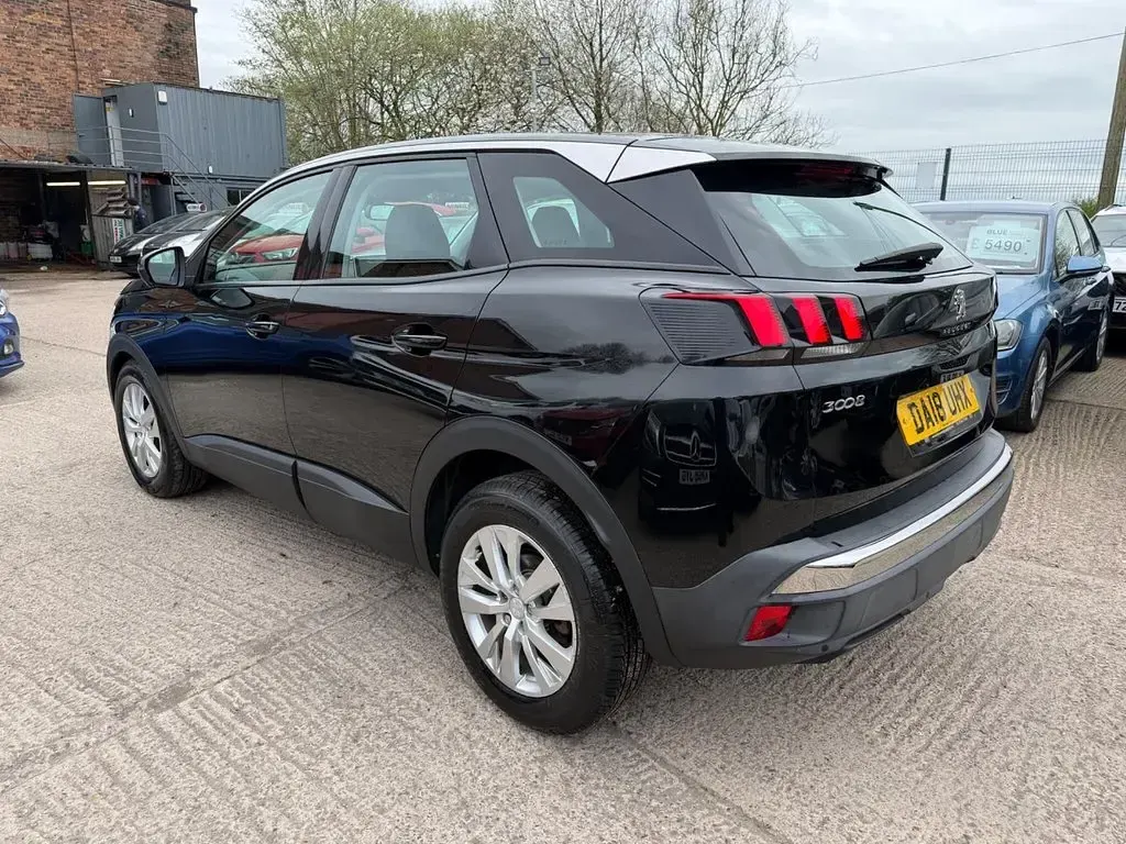 Used Peugeot 3008 Active 118 HP (86 kW) 2018 Black SUV