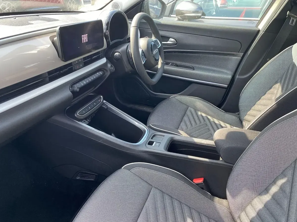 New Fiat 600 S 2025 Beige SUV