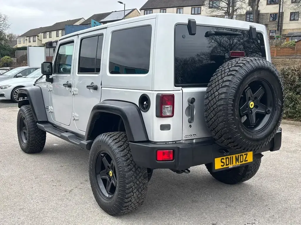 Used Jeep Wrangler Sahara 197 HP (144 kW) 2011 Silver SUV