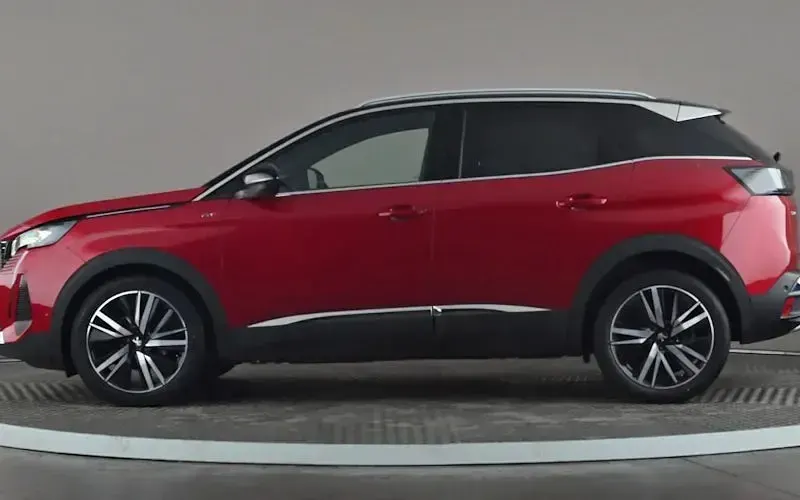 Used Peugeot 3008 Premium 131 HP (96 kW) 2022 Red Estate