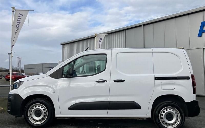 Used Peugeot Partner Premium 102 HP (75 kW) 2023 MPV
