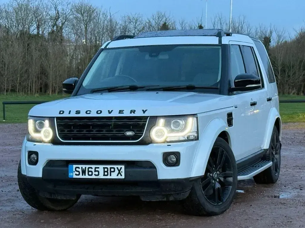 Used Land Rover Discovery 4 HSE 256 HP (188 kW) 2015 White SUV