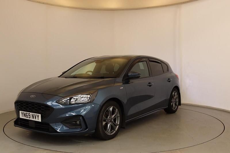 Used Ford Focus ST-Line 123 HP (90 kW) 2019 Blue Hatchback