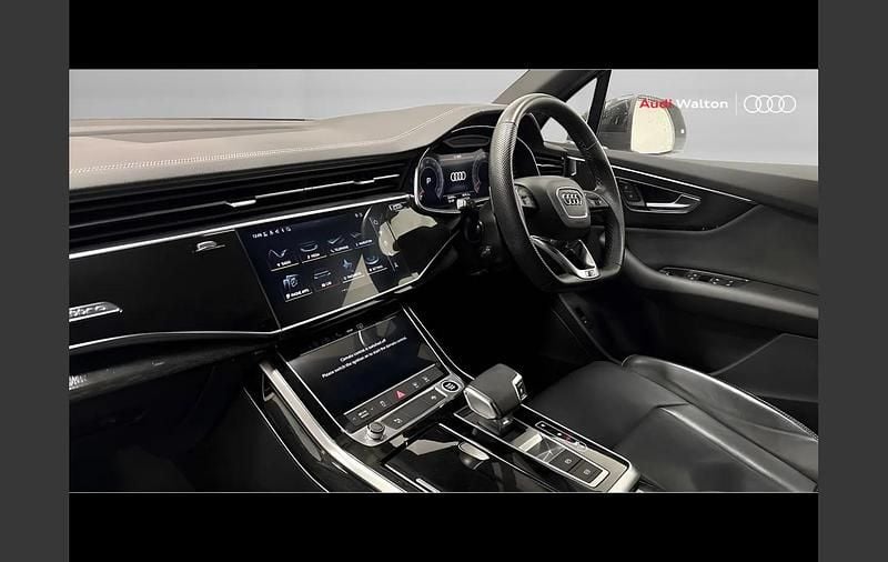 Used Audi Q7 Black Edition 334 HP (245 kW) 2022 White SUV