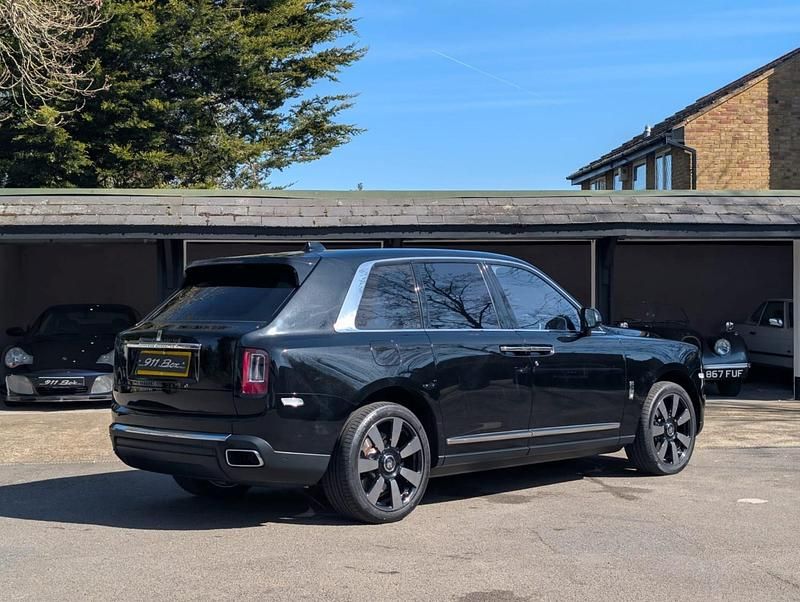 Used Rolls Royce Cullinan 571 HP (419 kW) 2022 Black SUV