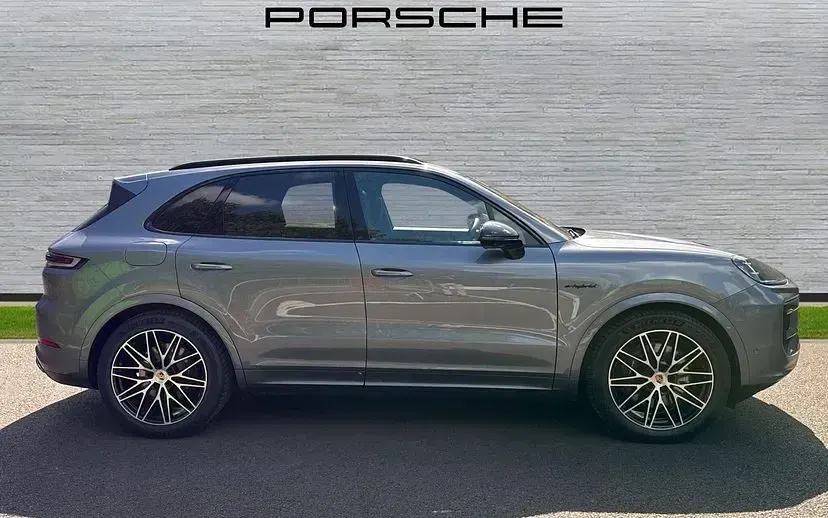 New Porsche Cayenne Black Edition 464 HP (341 kW) 2026 Quarzite grey SUV