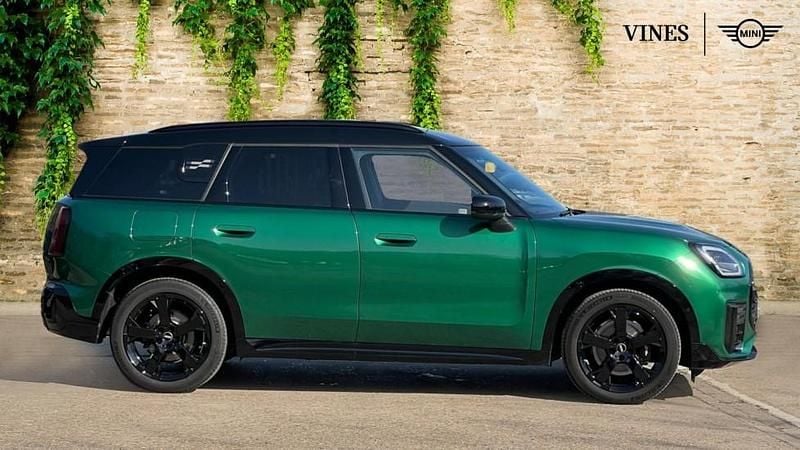 Used Mini Countryman 168 HP (123 kW) 2025 Green SUV