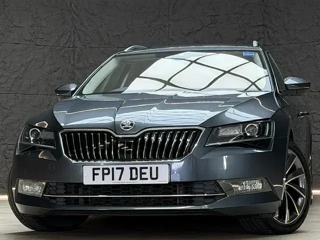 Used Skoda Superb LAURIN & KLEMENT 190 HP (139 kW) 2017 Grey Estate