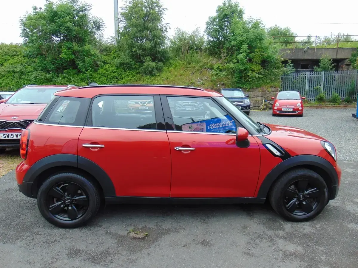 Used Mini Cooper Countryman 122 HP (89 kW) 2015 Red SUV
