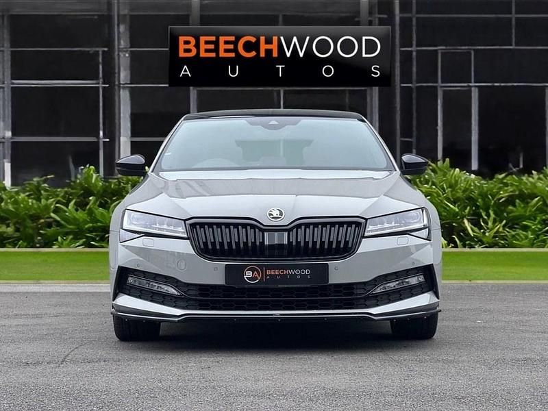 Gebraucht Skoda Superb SportlinePlus 190 PS (139 kW) 2021 Grau Kleinwagen