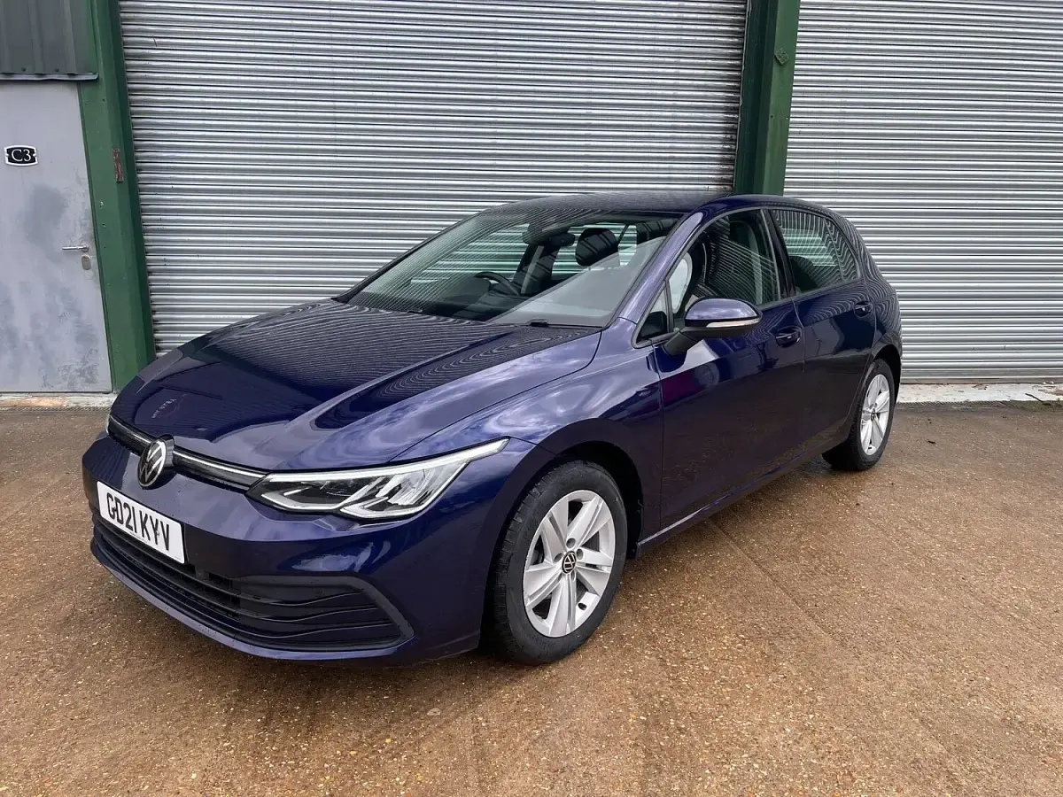Used VW Golf VII Life 150 HP (110 kW) 2021 Blue Hatchback