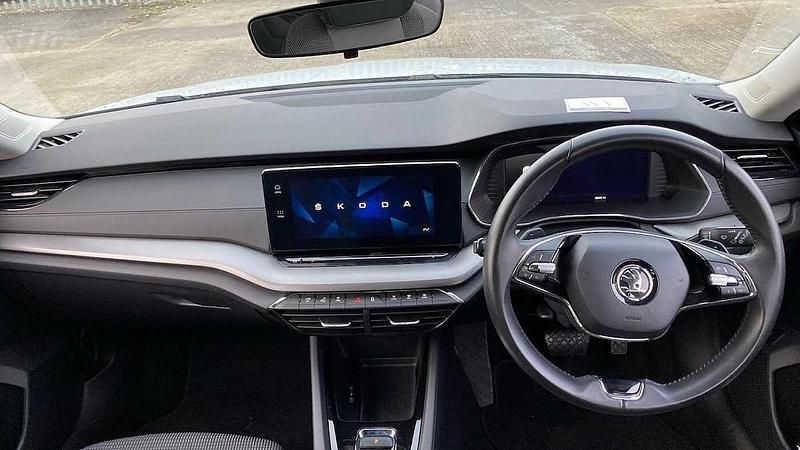 Used Skoda Octavia SE Technology 150 HP (110 kW) 2024 Moon white metallic Estate