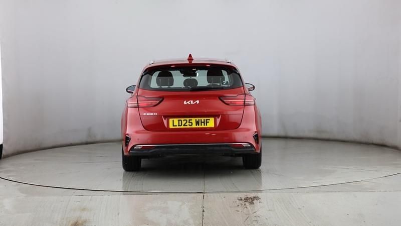 Used Kia Ceed 138 HP (101 kW) 2025 Red Hatchback