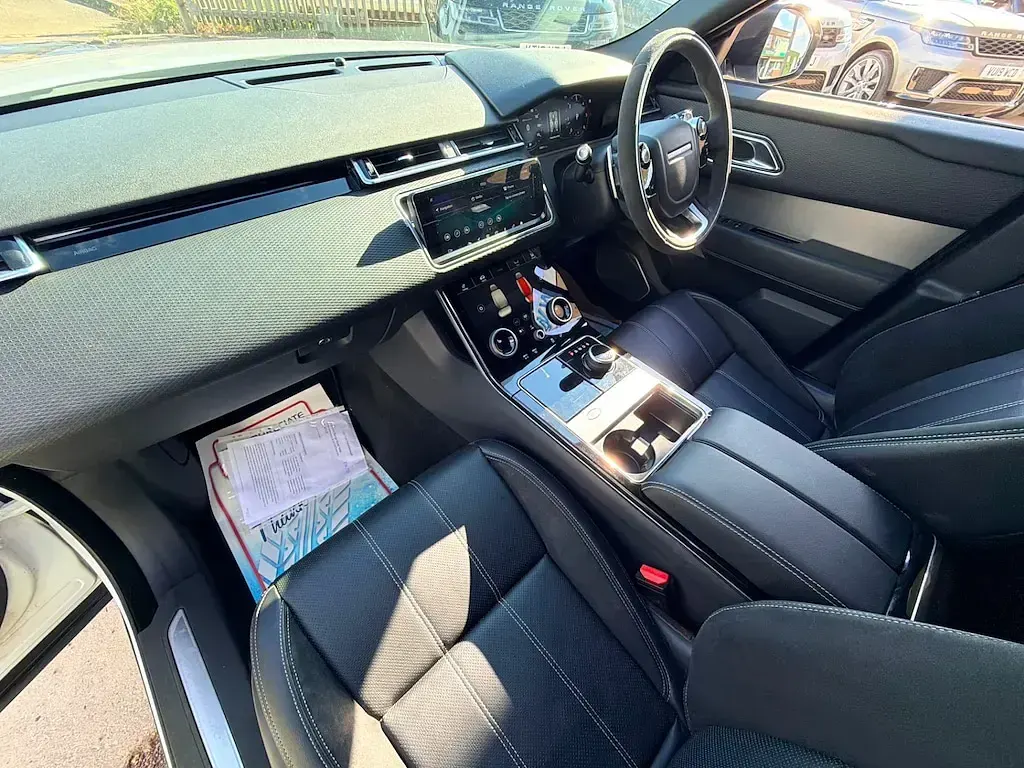 Used Land Rover Range Rover Velar SE Dynamic 300 HP (220 kW) 2017 White SUV